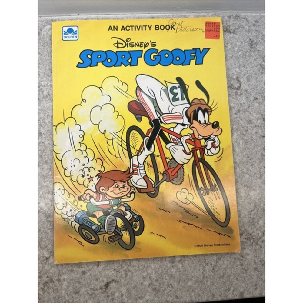 Disney sport goofy‎ activity book Un-used /colored